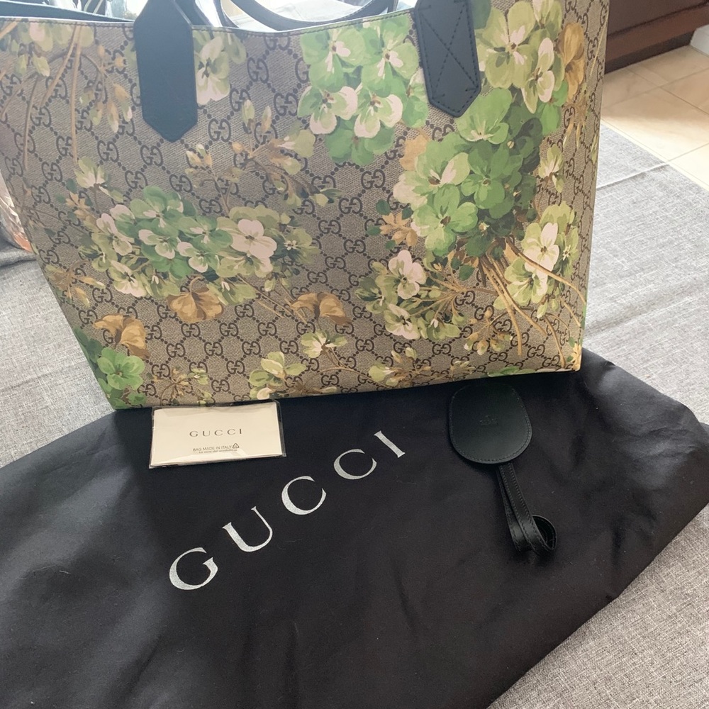 GUCCI BAG - Floral Reversible Tote 10/10 condition